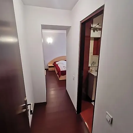 Otel Ciresarii *